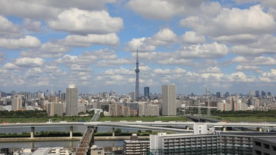 東京スカイツリーと雲