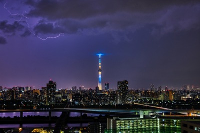 東京スカイツリーと雷
