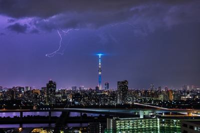 東京スカイツリーと雷