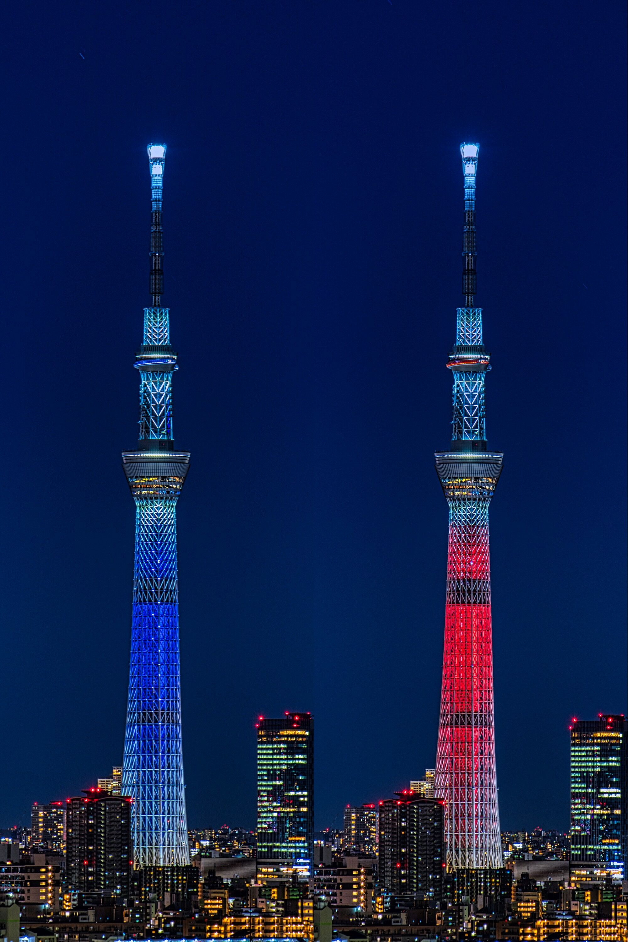 東京スカイツリー夜景 青色と赤色の特別ライティング 年1月31日 東京スカイツリー定点観測所