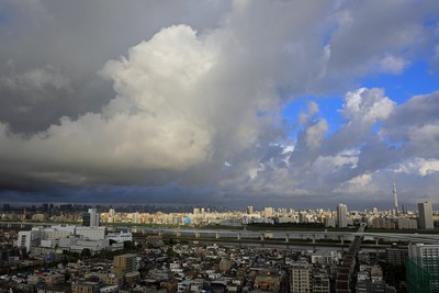 雲と東京スカイツリー