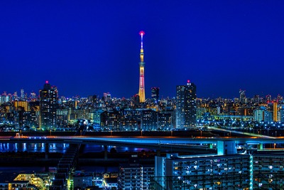 東京スカイツリーの試験点灯