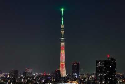 東京スカイツリーの試験点灯