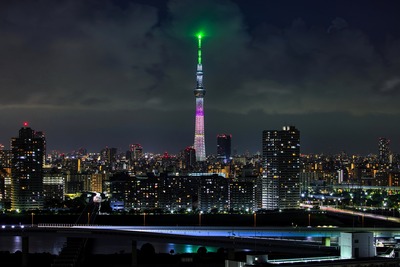 東京スカイツリーの試験点灯
