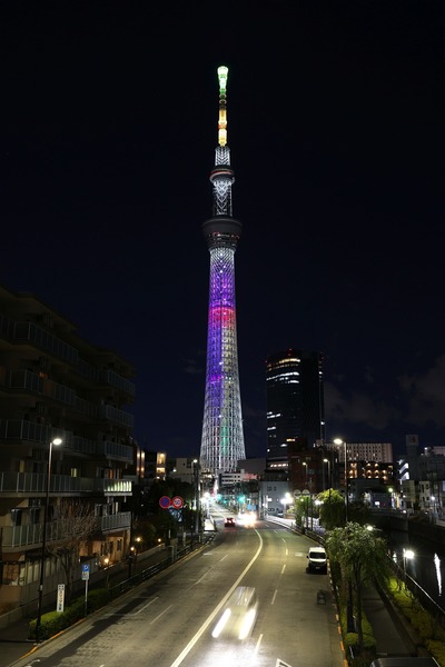 ドラマ『美大の駅伝』よりポールの作品「祈り」の特別ライティング