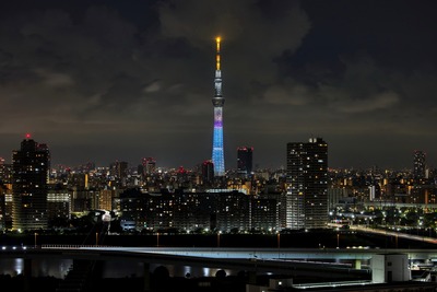 東京スカイツリーの試験点灯