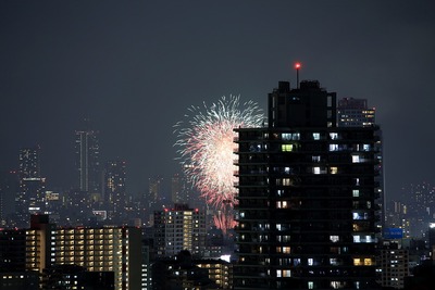 東京スカイツリーと隅田川花火大会