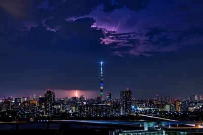 雷と東京スカイツリー