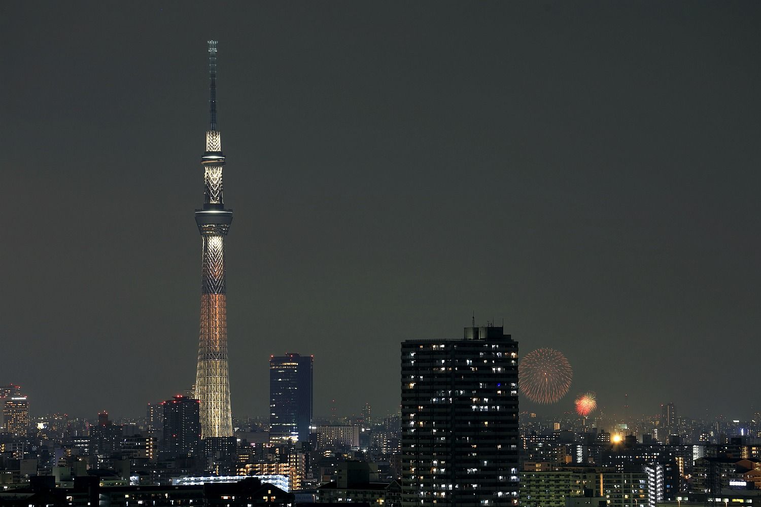 東京スカイツリーと花火大会 17年8月5日 東京スカイツリー定点観測所 東京スカイツリーと花火大会 17年8月5日 東京スカイツリー定点観測所