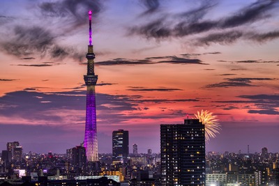 東京スカイツリーと隅田川花火大会