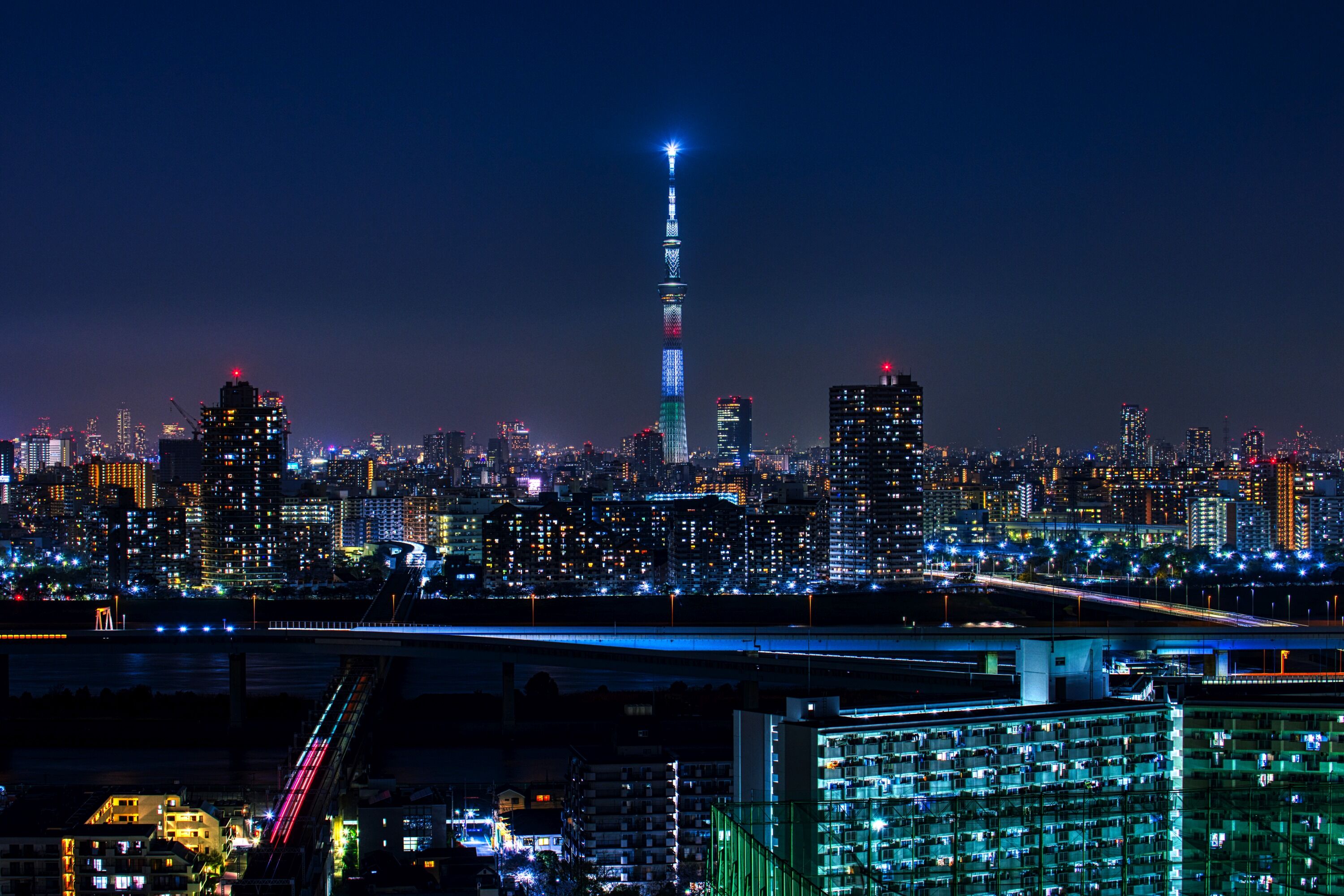 東京オリンピック聖火リレー 栃木県をイメージした特別ライティング 21年3月29日 東京スカイツリー定点観測所 東京オリンピック聖火リレー 栃木県をイメージした特別ライティング 21年3月29日 東京スカイツリー定点観測所