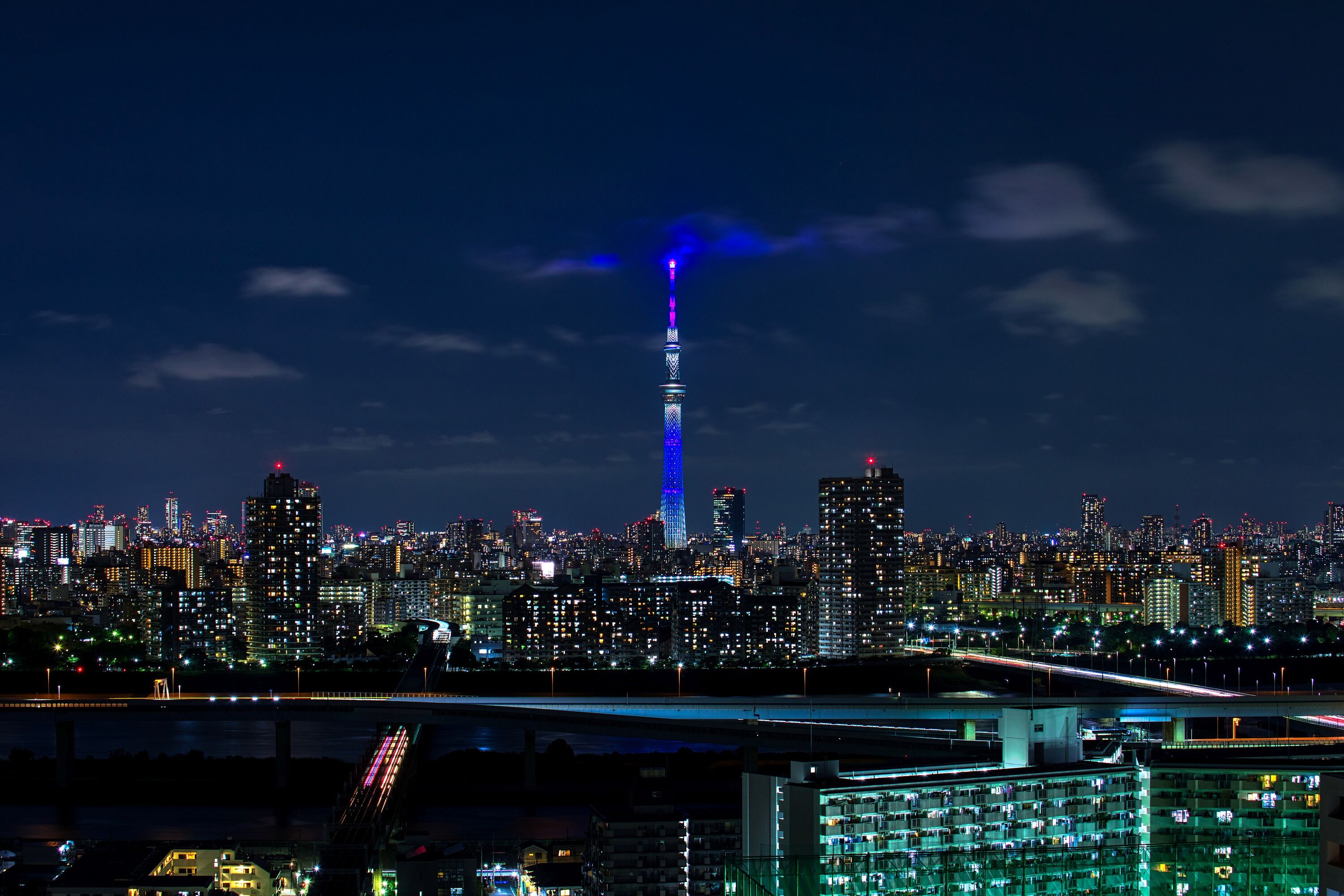 コロナに打ち勝とう 青色の特別ライティング 年8月24日 東京スカイツリー定点観測所 コロナに打ち勝とう 青色の特別ライティング 年8月24日 東京スカイツリー定点観測所