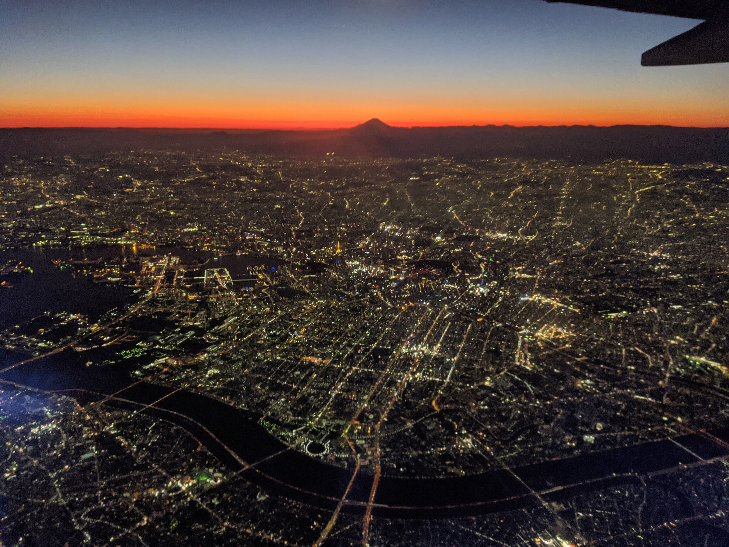 飛行機から見た東京スカイツリーのある東京夜景 年元旦 東京スカイツリー定点観測所