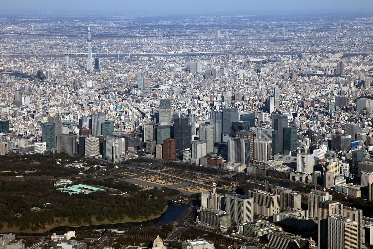 12年2月12日 ヘリコプターから見た超高層ビル群と東京スカイツリーの空撮 東京スカイツリー定点観測所