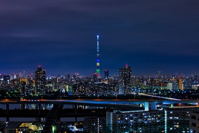 オリンピックカラーの東京スカイツリー