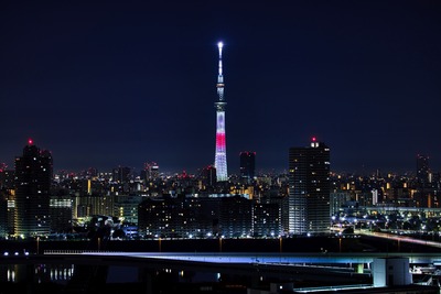日本国旗をイメージした新年特別ライティング