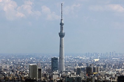 サンシャイン60から見た東京スカイツリー