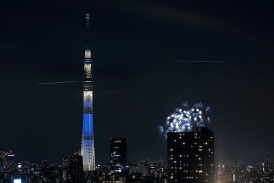 東京スカイツリーと隅田川花火大会