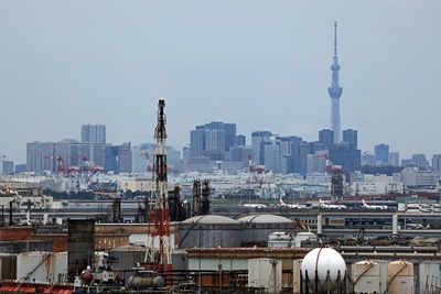 川崎マリエンから見た東京スカイツリー