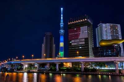 オリンピックカラーの東京スカイツリー