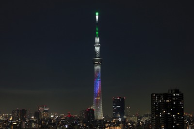 東京スカイツリーの試験点灯