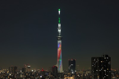 東京スカイツリーの試験点灯