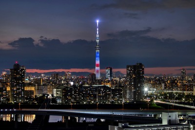 アメリカ合衆国の国旗をイメージした特別ライティング