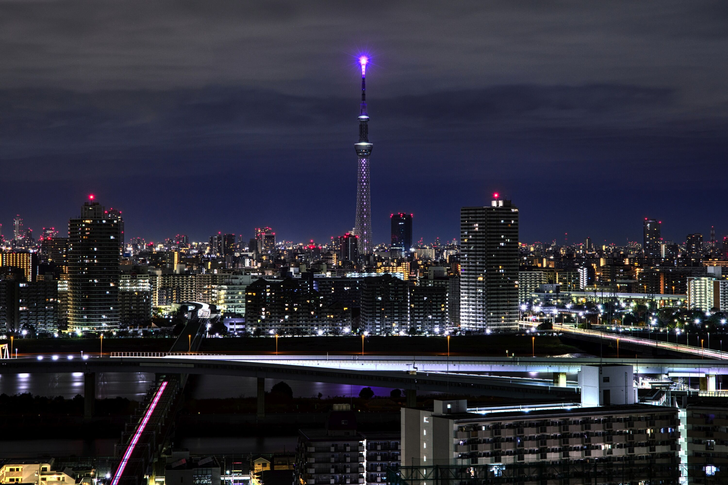 深夜の誕生石ライティング タンザナイト ライトパープル 22年12月2日 東京スカイツリー定点観測所