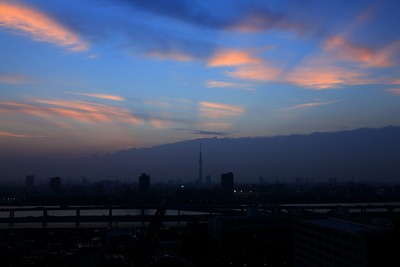 後光を放つ東京スカイツリー