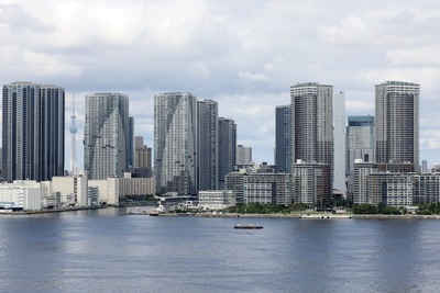 レインボーブリッジから見た東京スカイツリー