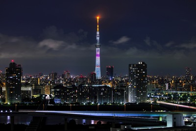 東京スカイツリーの試験点灯