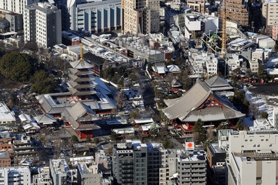 雪化粧した浅草寺