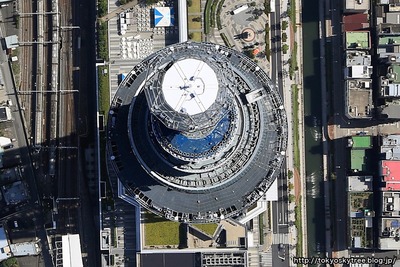 東京スカイツリーの頂点の空撮