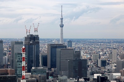 東京タワーから見た東京スカイツリー