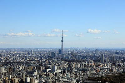 サンシャイン60から見た東京スカイツリー