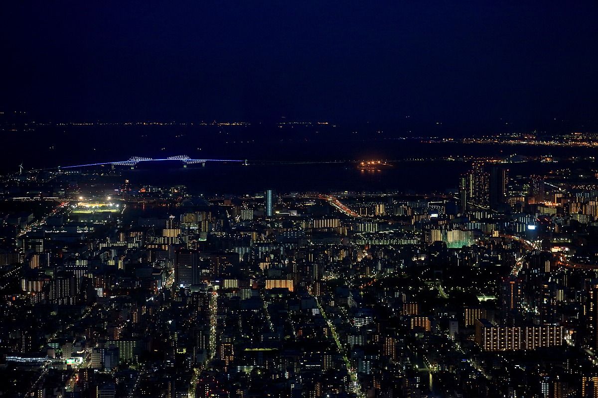 東京スカイツリーから見た東京ゲートブリッジ方面の夜景 12年8月19日 東京スカイツリー定点観測所 東京スカイツリーから見た東京ゲートブリッジ方面の夜景 12年8月19日 東京スカイツリー定点観測所
