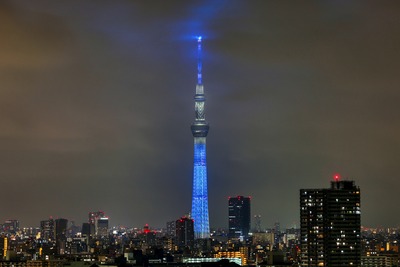 東京スカイツリーの試験点灯