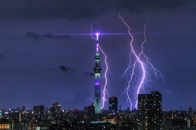 東京スカイツリーと雷