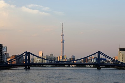 清洲橋と東京スカイツリー