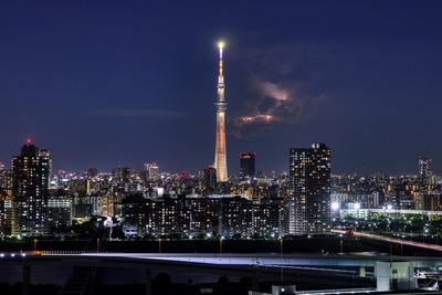 東京スカイツリーと雷