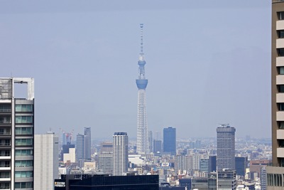 世界貿易センタービルから見た東京スカイツリー