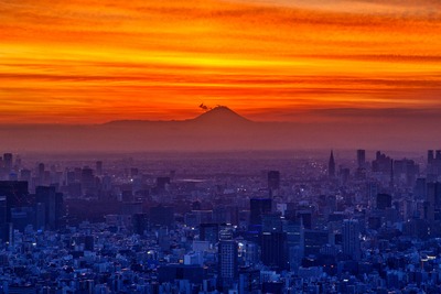 東京スカイツリーから見る夕焼けと富士山