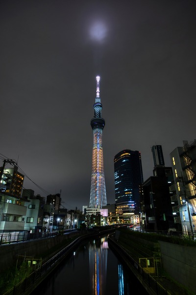 西十間橋から撮影したエヴァンゲリオン零号機