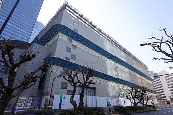 解体中の共同通信会館