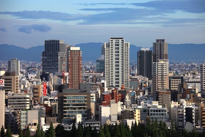 アパホテル<大阪肥後橋駅前>から見たなんばの超高層ビル群