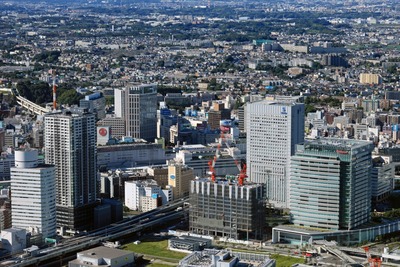 ���ɥޡ���������鸫�����ͱ����̤�Ķ���إӥ뷲