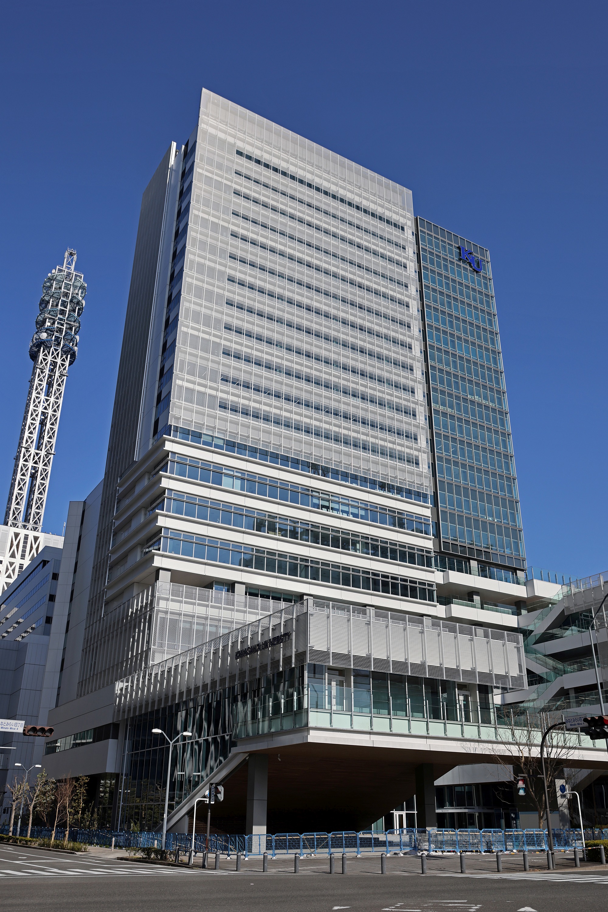 4月に開設 地上22階 神奈川大学 みなとみらいキャンパス の様子 21 2 超高層マンション 超高層ビル 4月に開設 地上22階 神奈川大学 みなとみらいキャンパス の様子 21 2 超高層マンション 超高層ビル