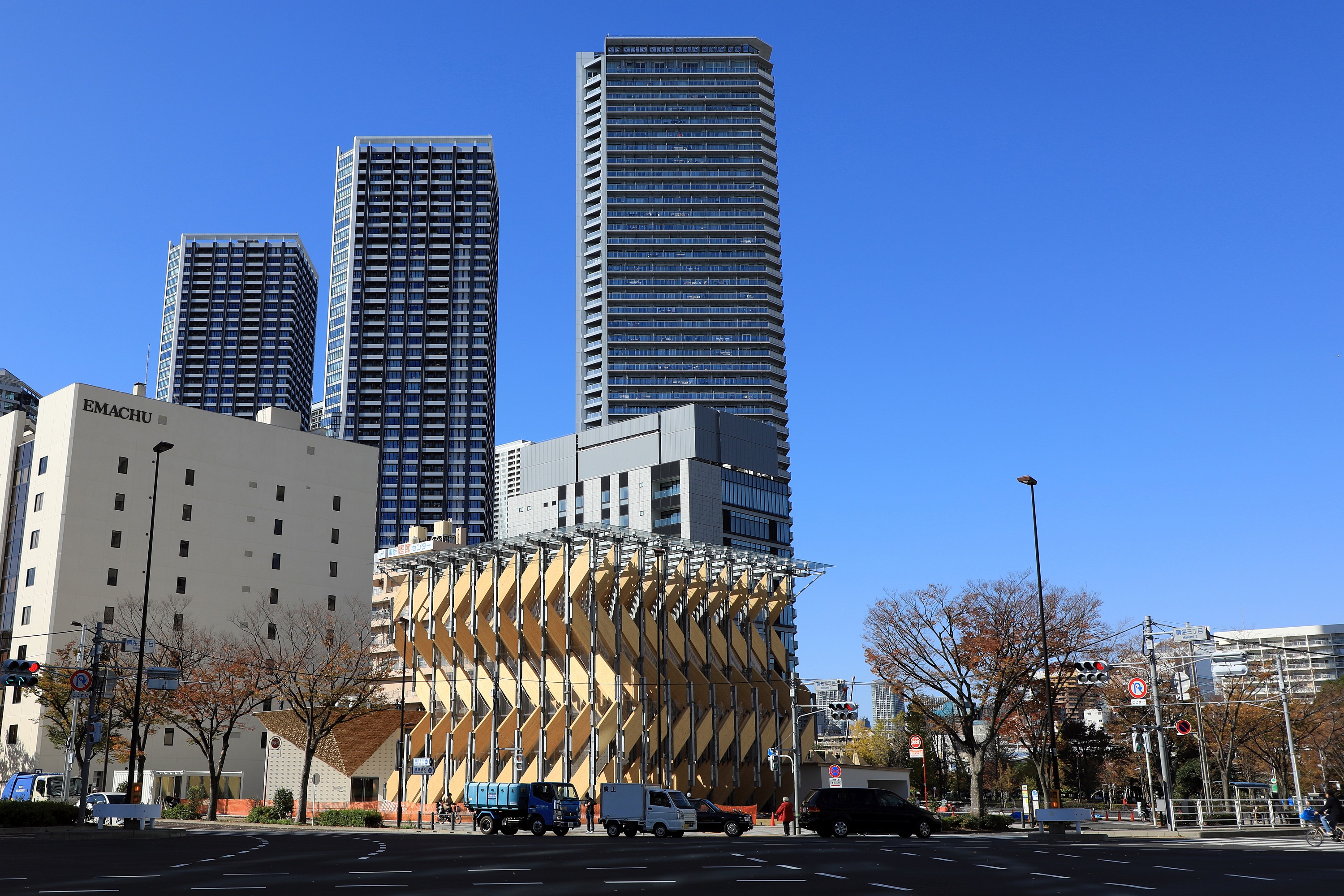 建築文化 1995年3月号 坂倉準三設計の旧上野市庁舎をホテルに再生 モダニズム建築を