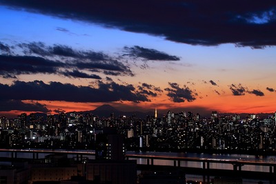 富士山と東京タワー方面の夕景