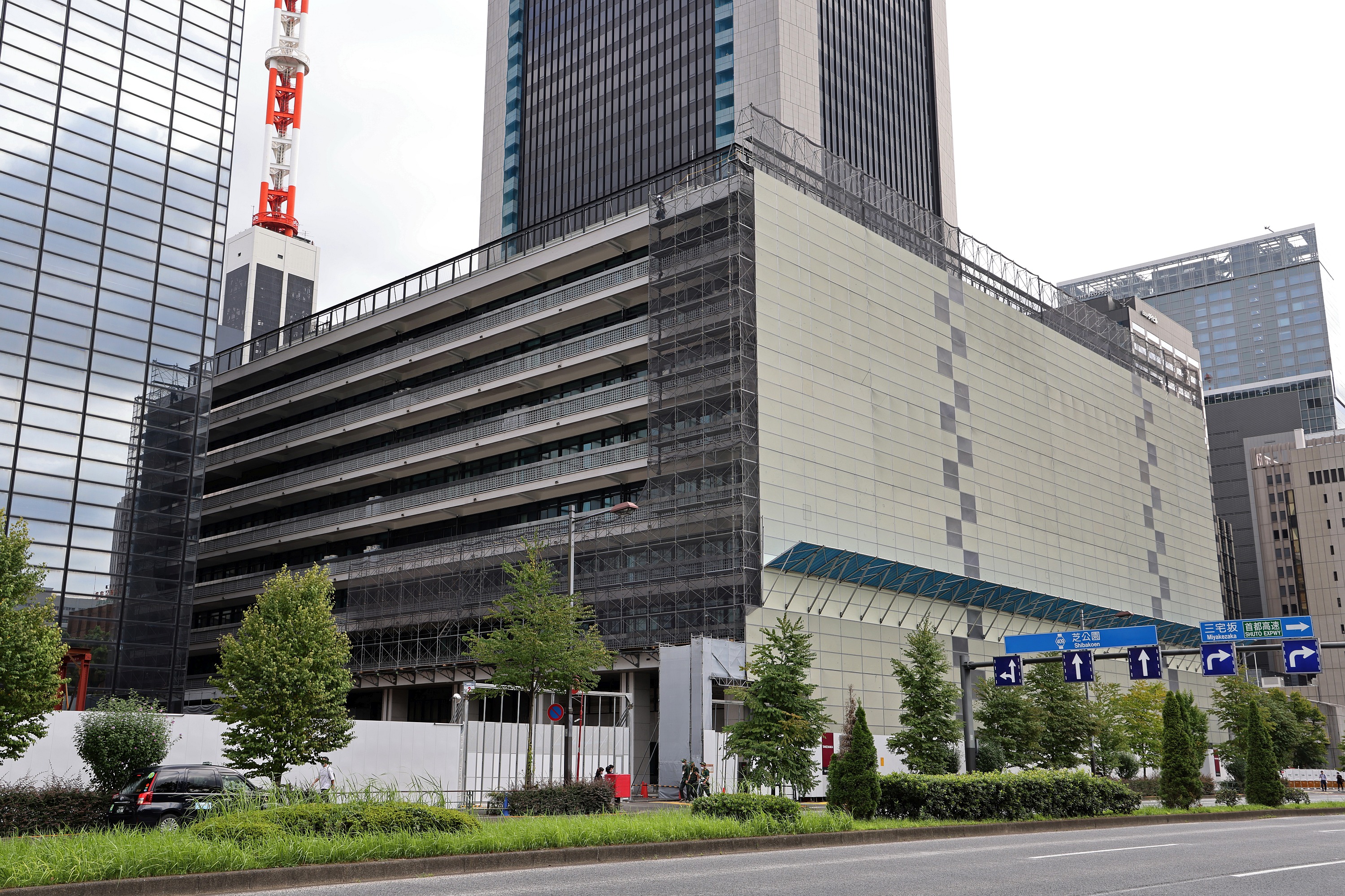 新・複合ビルの管理運営実務計画資料集 再開発ビルを中心に/綜合ユニコム/再開発管理運営調査研究会（単行本） 地上31階、高さ166.86m「TAKANAWA GATEWAY CITY 複合棟Ⅱ」の
